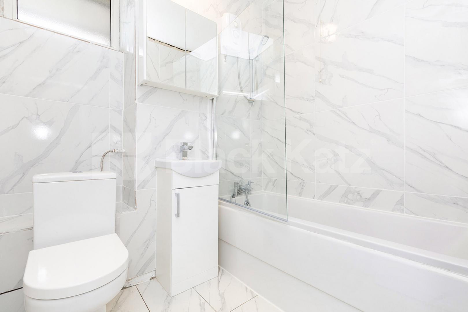 Close to both Kings cross and Angel this makes this property well connected  Collier Street, Kings Cross / Angel